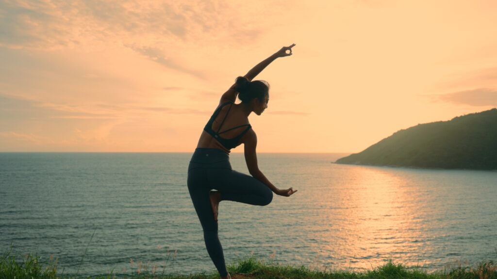 Mujer haciendo yoga